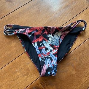 Floral lululemon bathing suit bottoms